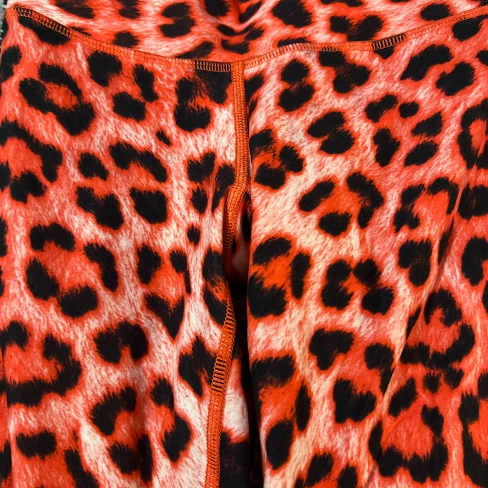 ULTRA RARE OAK Red Neon Cheetah Niyama Sol Leggings S - Picture 5 of 5